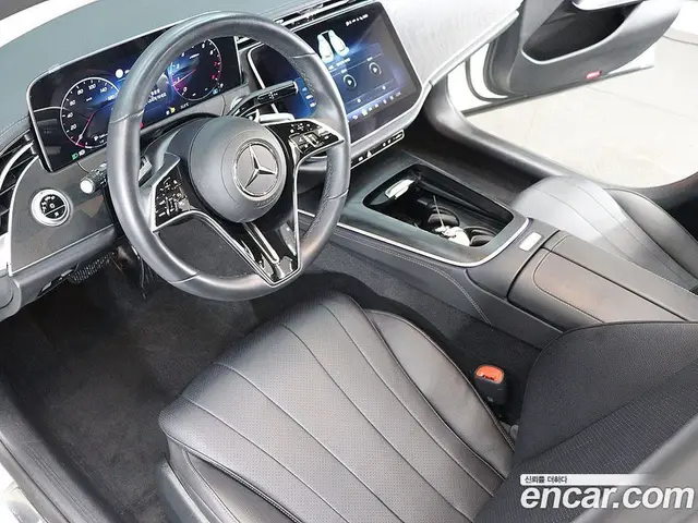 Mercedes-Benz E-Class 2024 2.0 автомат (гидро), миниатюра 8