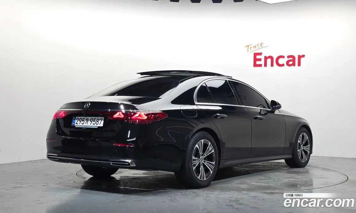 Mercedes-Benz E-Class 2025 2.0 автомат (гидро), фото 2