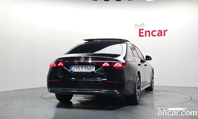 Mercedes-Benz E-Class 2025 2.0 автомат (гидро), миниатюра 4