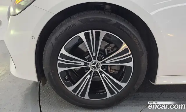 Mercedes-Benz E-Class 2025 2.0 автомат (гидро), миниатюра 5