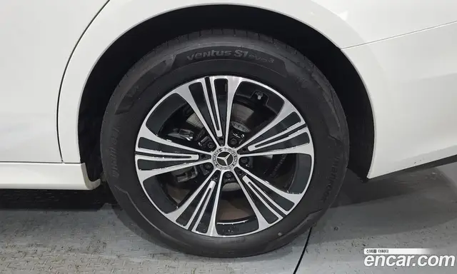 Mercedes-Benz E-Class 2025 2.0 автомат (гидро), миниатюра 7