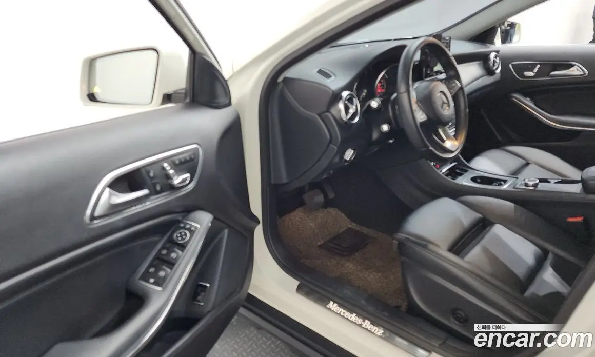 Mercedes-Benz GLA-Class 2017 2.0 автомат (гидро), фото 13