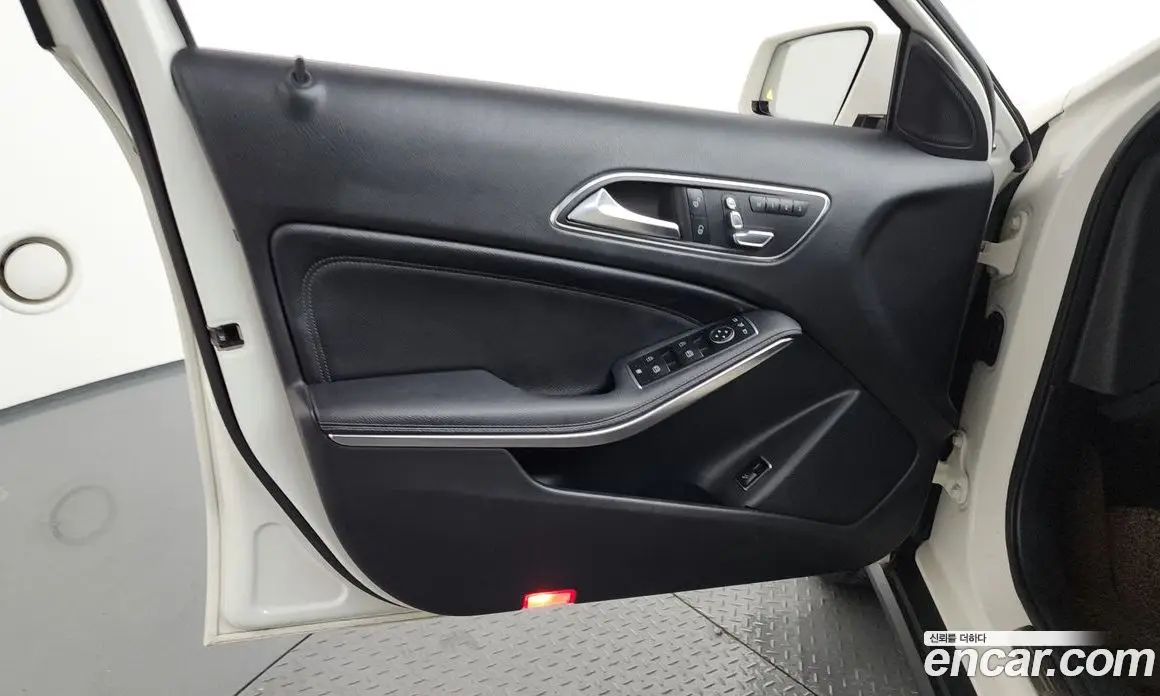 Mercedes-Benz GLA-Class 2017 2.0 автомат (гидро), фото 14