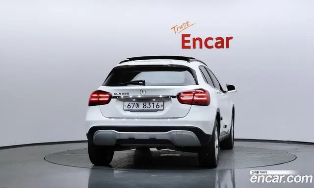 Mercedes-Benz GLA-Class 2017 2.0 автомат (гидро), миниатюра 4