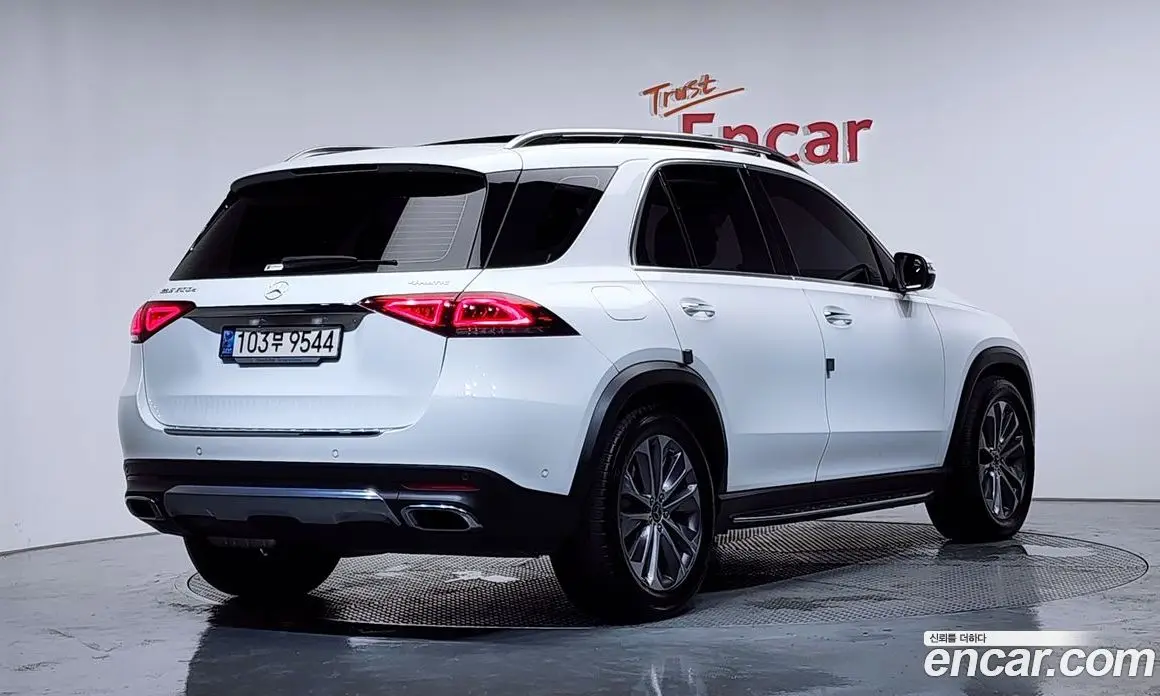 Mercedes-Benz GLE-Class 2022 2.0 автомат (гидро), фото 2