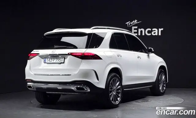 Mercedes-Benz GLE-Class 2024 3.0 автомат (гидро), миниатюра 1