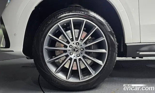 Mercedes-Benz GLE-Class 2024 3.0 автомат (гидро), миниатюра 4