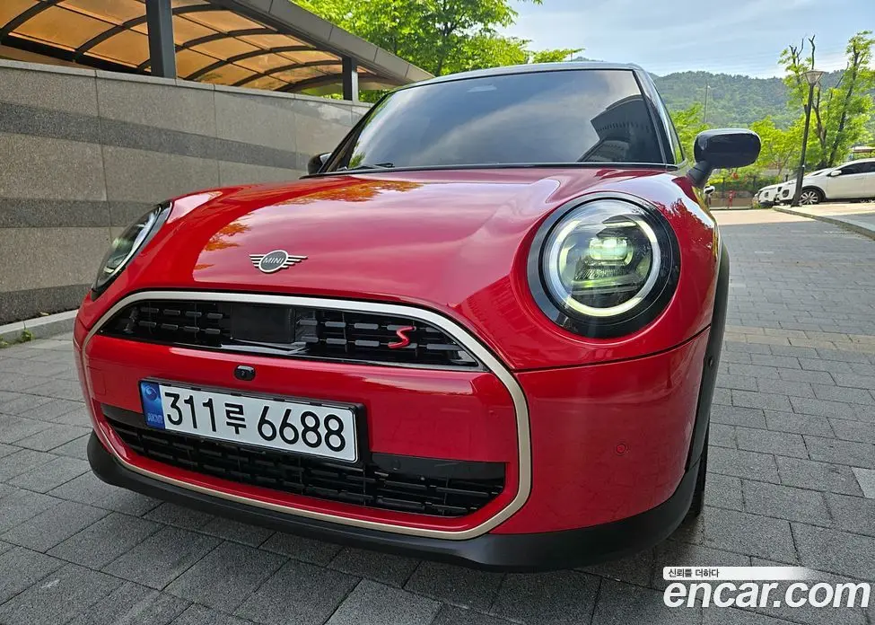 Mini Cooper 2024 2.0 автомат (гидро), фото 2 Mini Cooper 2024 2.0 автомат (гидро), фото 2