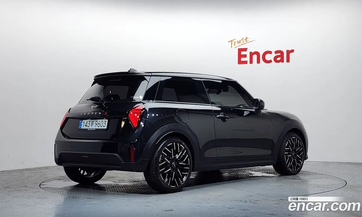 Mini Cooper 2025 2.0 автомат (гидро), фото 2