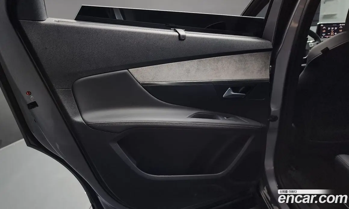 Peugeot 5008 2022 1.5 автомат (гидро), фото 15