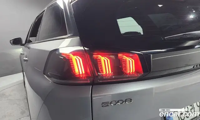 Peugeot 5008 2022 1.5 автомат (гидро), миниатюра 9