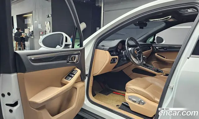 Porsche Macan 2021 2.0 автомат (гидро), миниатюра 10