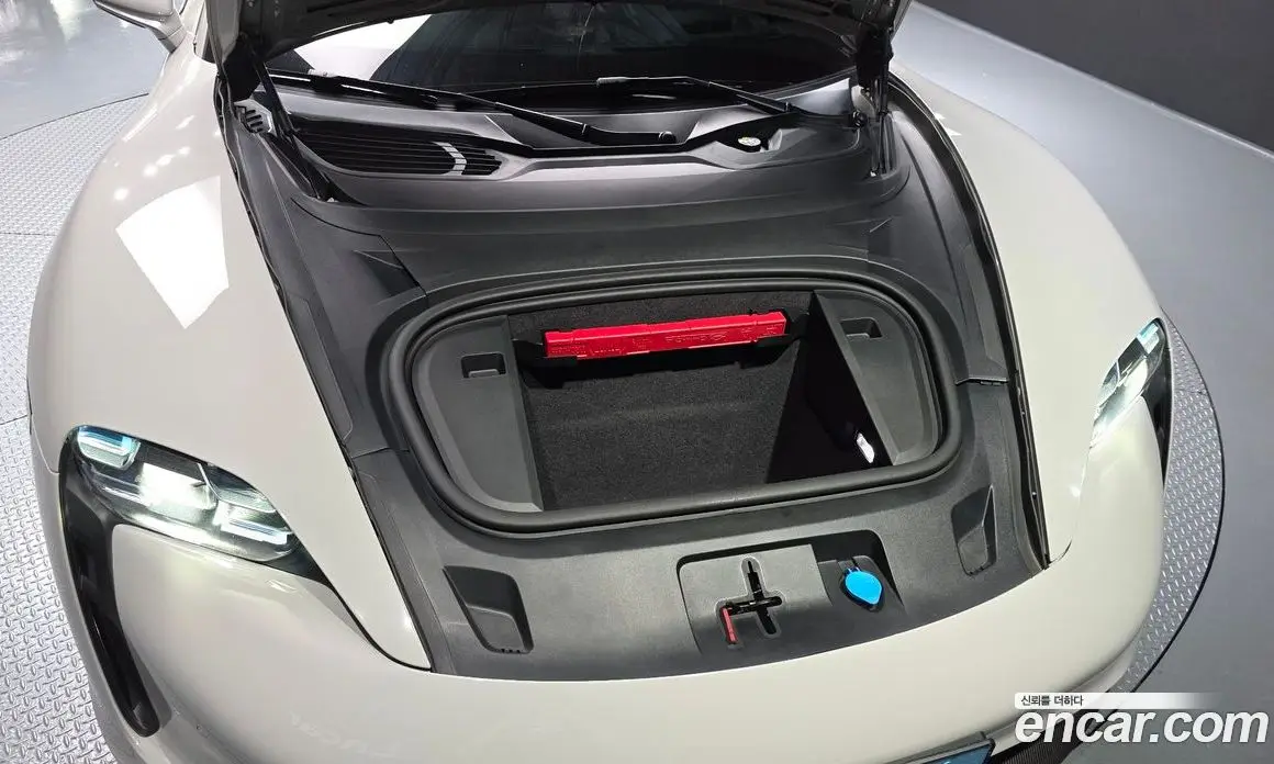Porsche Taycan 2021 0.1 автомат (гидро), фото 6