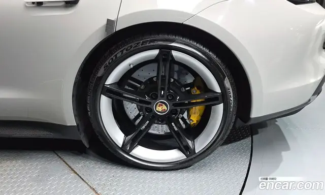 Porsche Taycan 2021 0.1 автомат (гидро), миниатюра 7