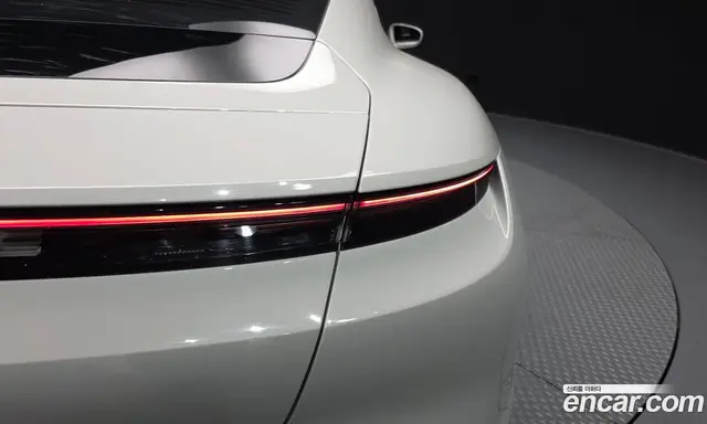 Porsche Taycan 2021 0.1 автомат (гидро), миниатюра 9