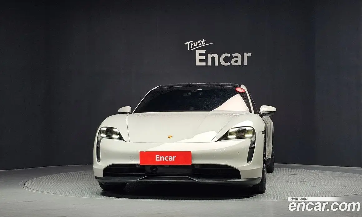 Porsche Taycan 2023 0.1 автомат (гидро), фото 3