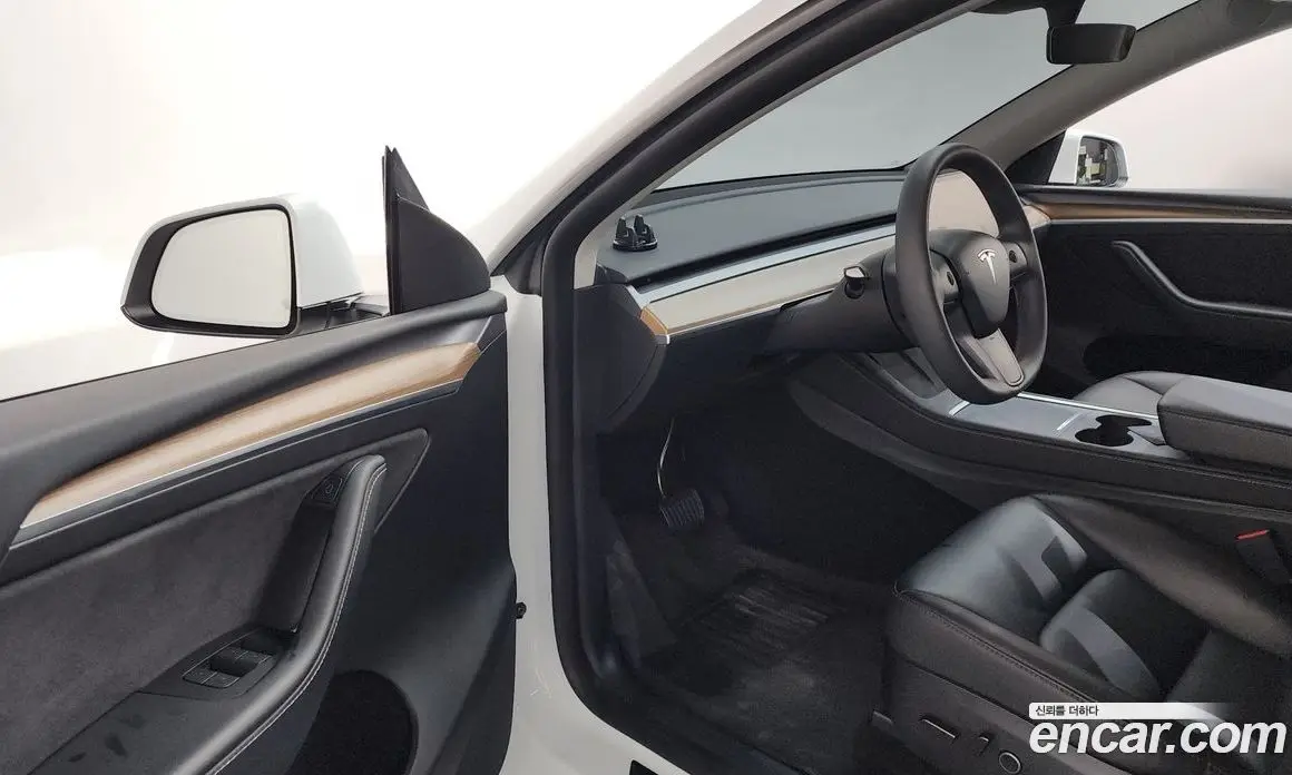 Tesla Model Y 2023 0.2 автомат (гидро), фото 13