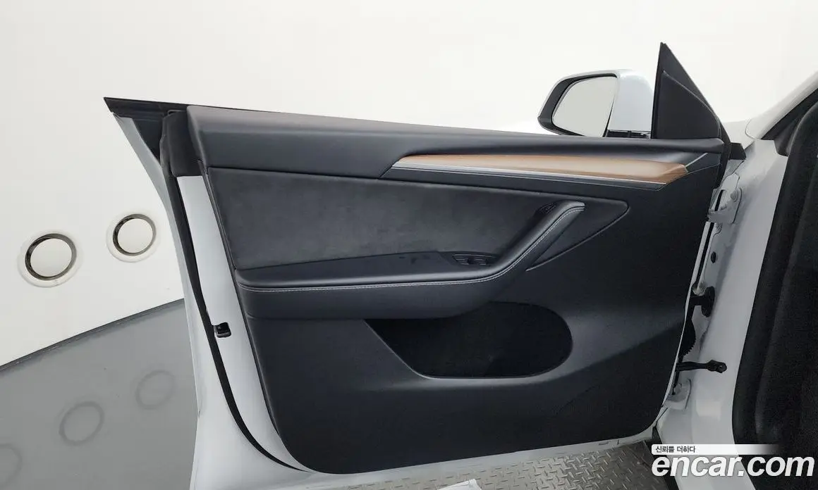 Tesla Model Y 2023 0.2 автомат (гидро), фото 14