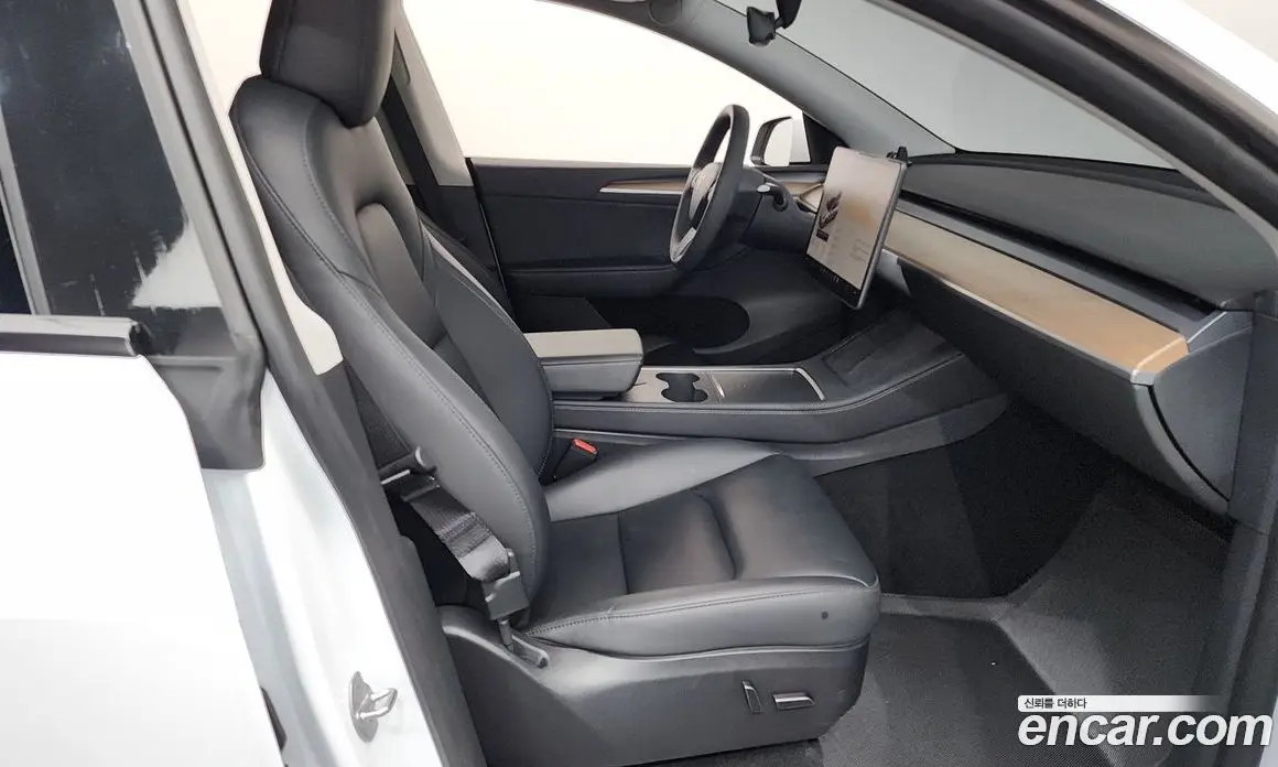 Tesla Model Y 2023 0.2 автомат (гидро), фото 16