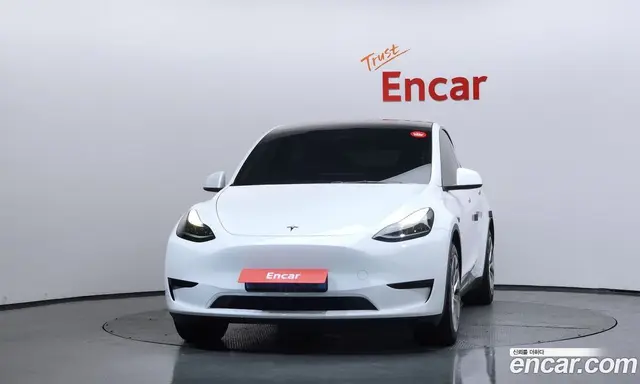 Tesla Model Y 2023 0.2 автомат (гидро), миниатюра 3