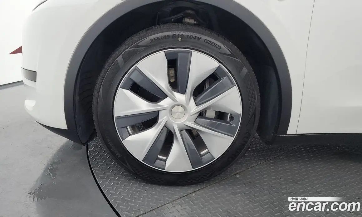 Tesla Model Y 2023 0.2 автомат (гидро), фото 5