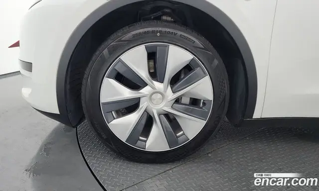 Tesla Model Y 2023 0.2 автомат (гидро), миниатюра 5