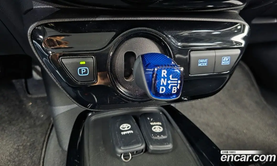Toyota Prius 2021 1.8 автомат (гидро), фото 11