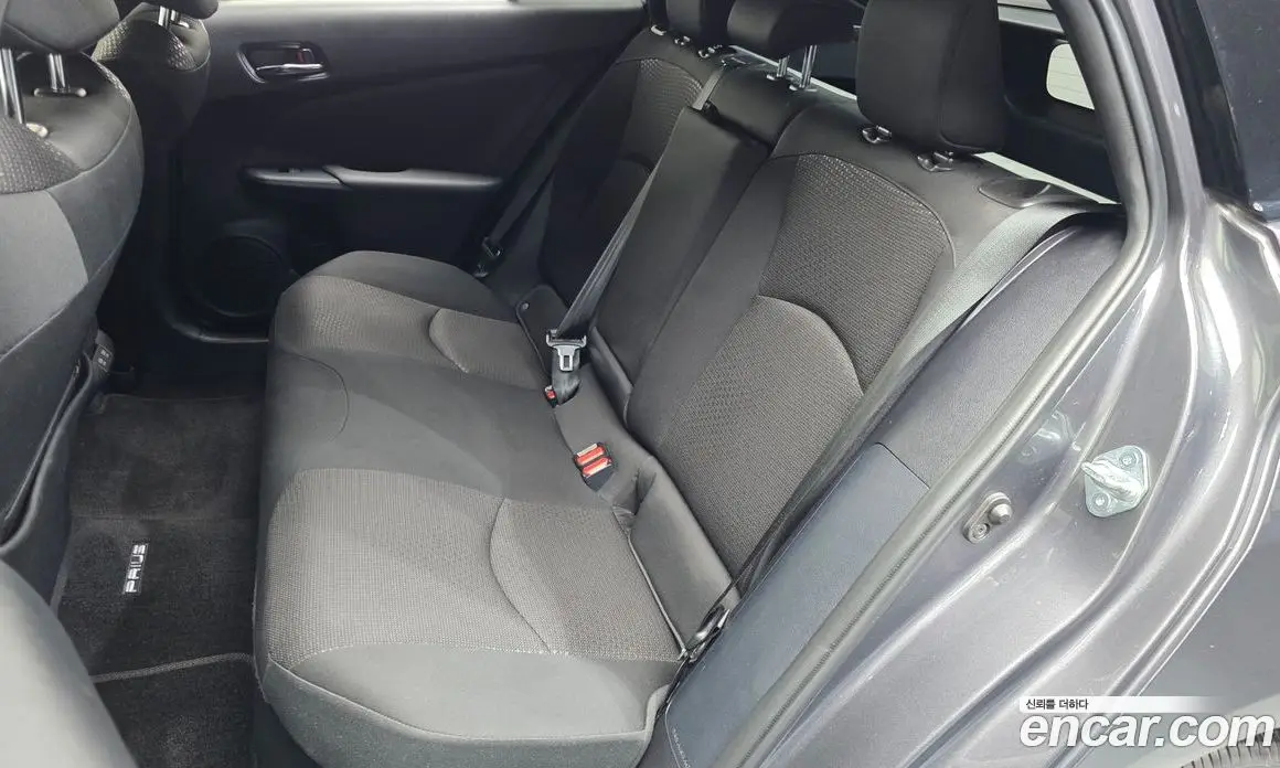Toyota Prius 2021 1.8 автомат (гидро), фото 15