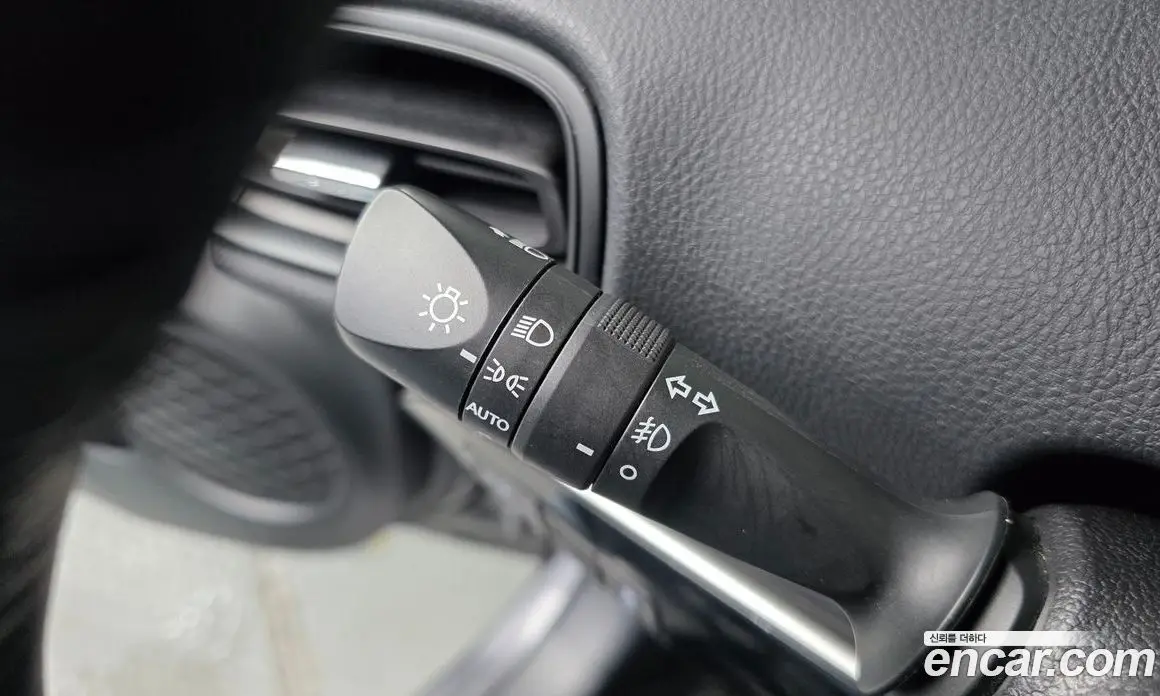Toyota Prius 2021 1.8 автомат (гидро), фото 31