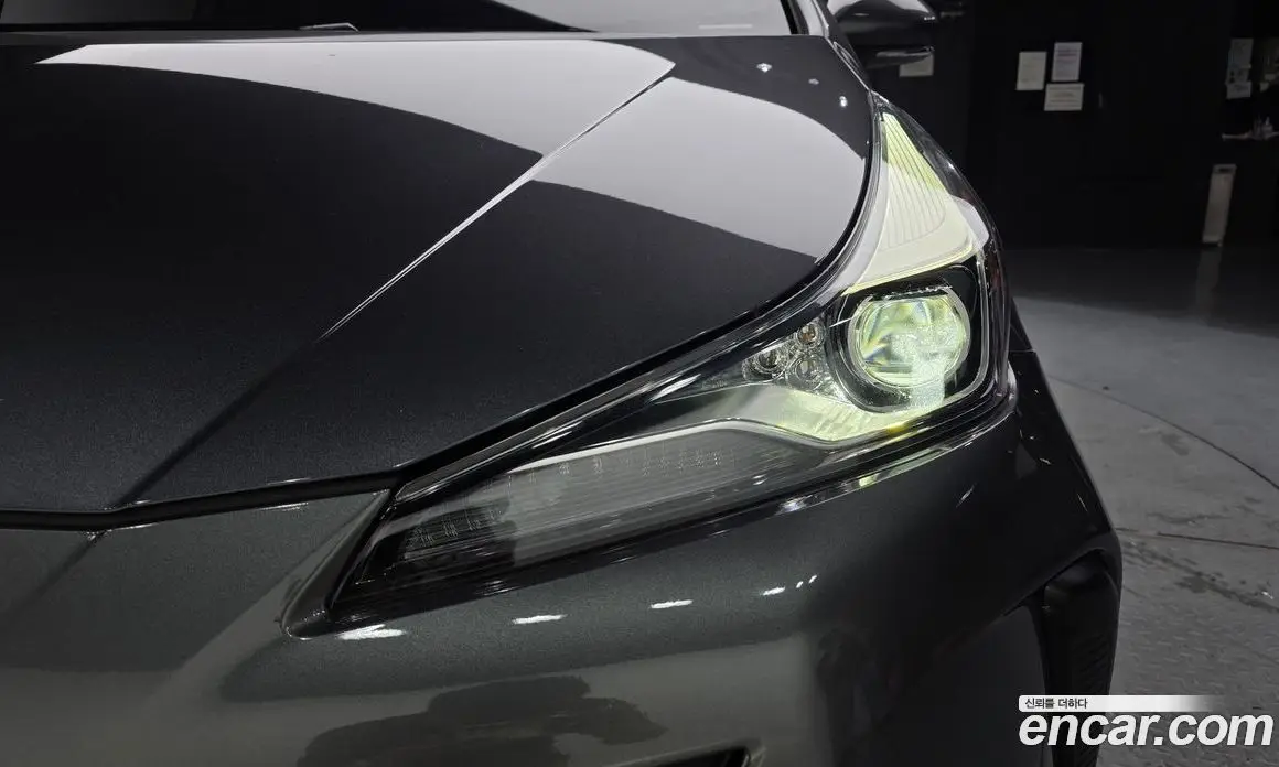 Toyota Prius 2021 1.8 автомат (гидро), фото 7