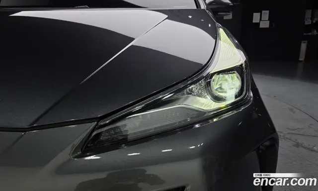 Toyota Prius 2021 1.8 автомат (гидро), миниатюра 7