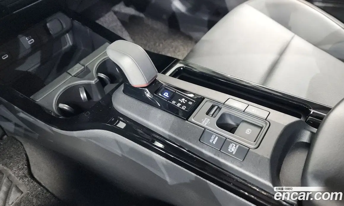 Toyota Prius 2024 2.0 автомат (гидро), фото 12