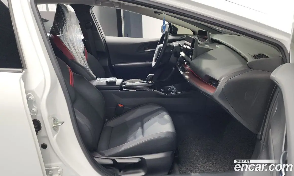Toyota Prius 2024 2.0 автомат (гидро), фото 16