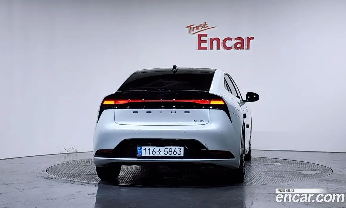 Toyota Prius 2024 2.0 автомат (гидро), фото 4