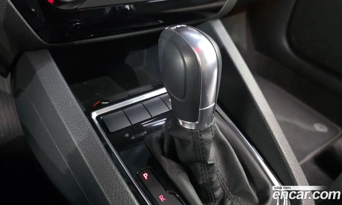 Volkswagen Jetta 2015 2.0 автомат (гидро), фото 11