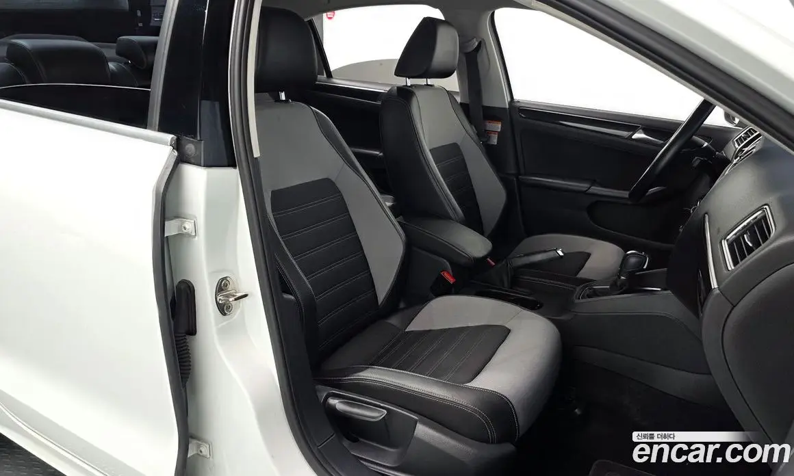 Volkswagen Jetta 2015 2.0 автомат (гидро), фото 15