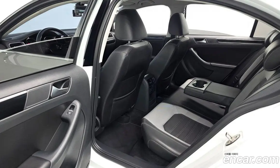Volkswagen Jetta 2015 2.0 автомат (гидро), фото 17