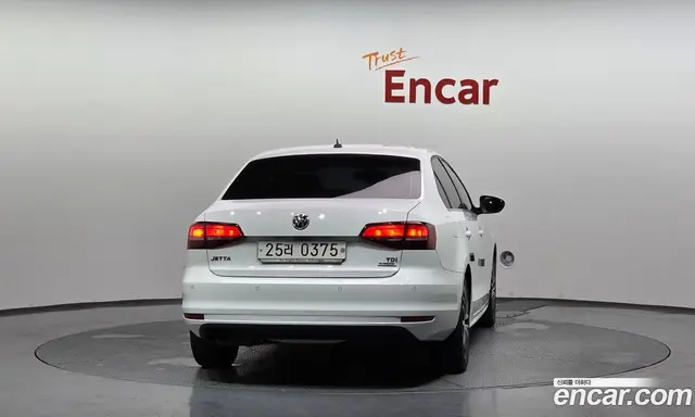 Volkswagen Jetta 2015 2.0 автомат (гидро), миниатюра 3