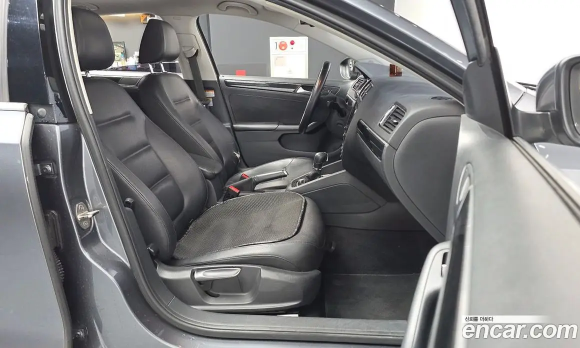 Volkswagen Jetta 2015 2.0 автомат (гидро), фото 11