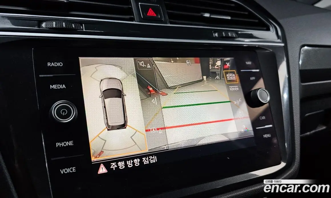 Volkswagen Tiguan 2018 2.0 автомат (гидро), фото 14