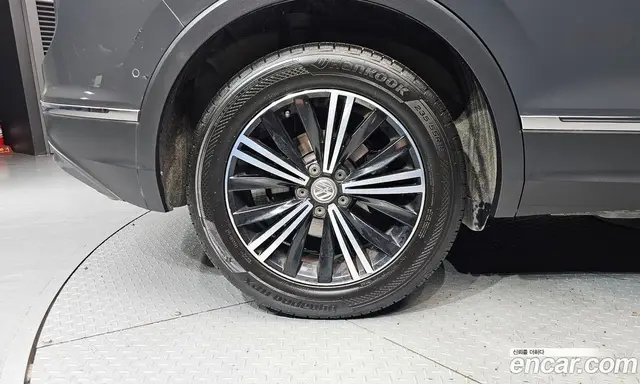 Volkswagen Tiguan 2018 2.0 автомат (гидро), миниатюра 5