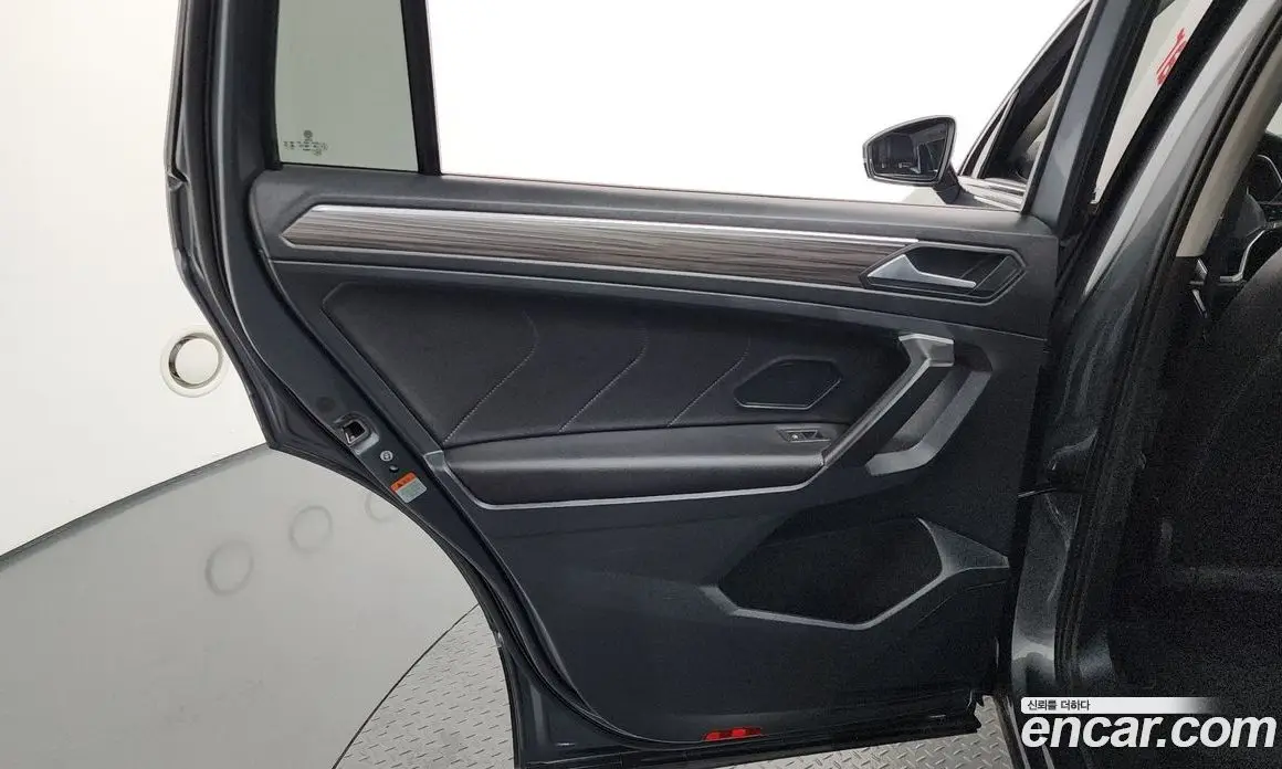 Volkswagen Tiguan 2024 2.0 автомат (гидро), фото 15