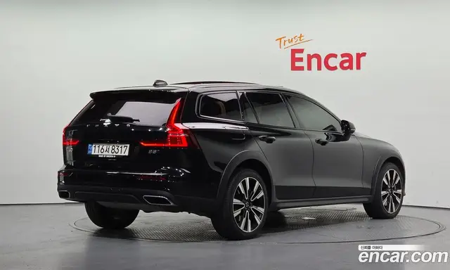 Volvo V60 2021 2.0 автомат (гидро), миниатюра 2