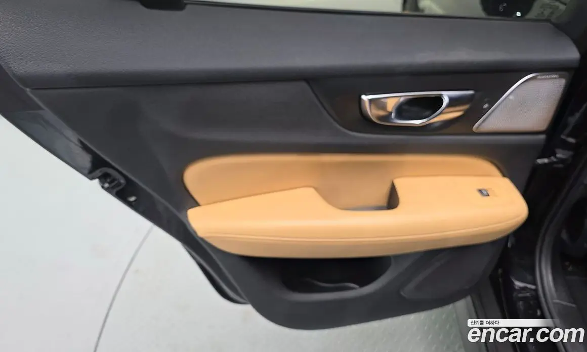 Volvo V60 2021 2.0 автомат (гидро), фото 15