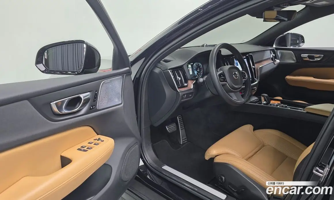 Volvo V60 2021 2.0 автомат (гидро), фото 19