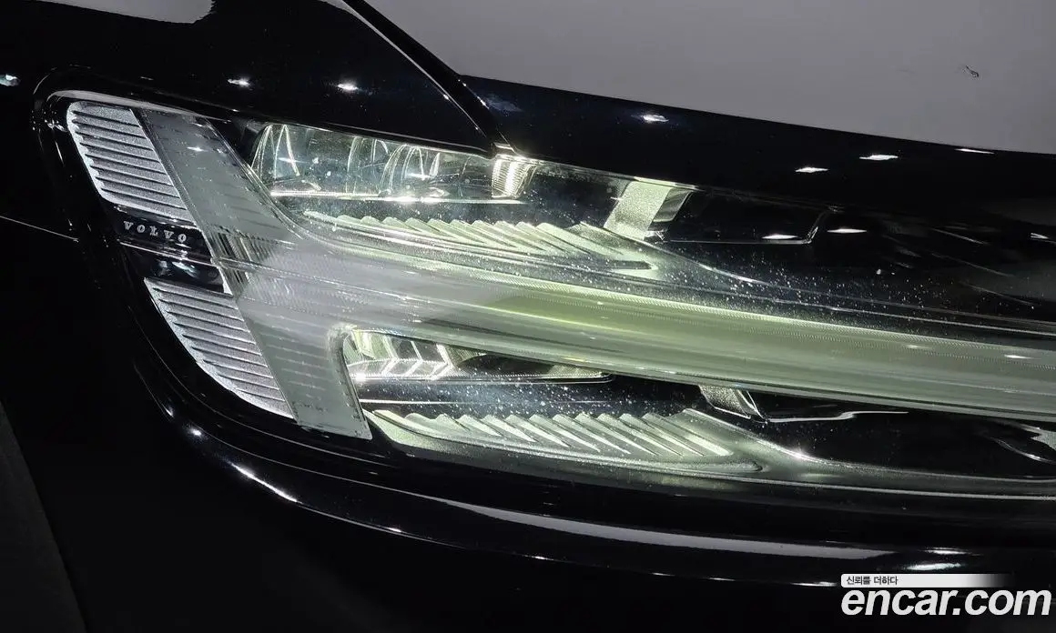 Volvo V60 2021 2.0 автомат (гидро), фото 8
