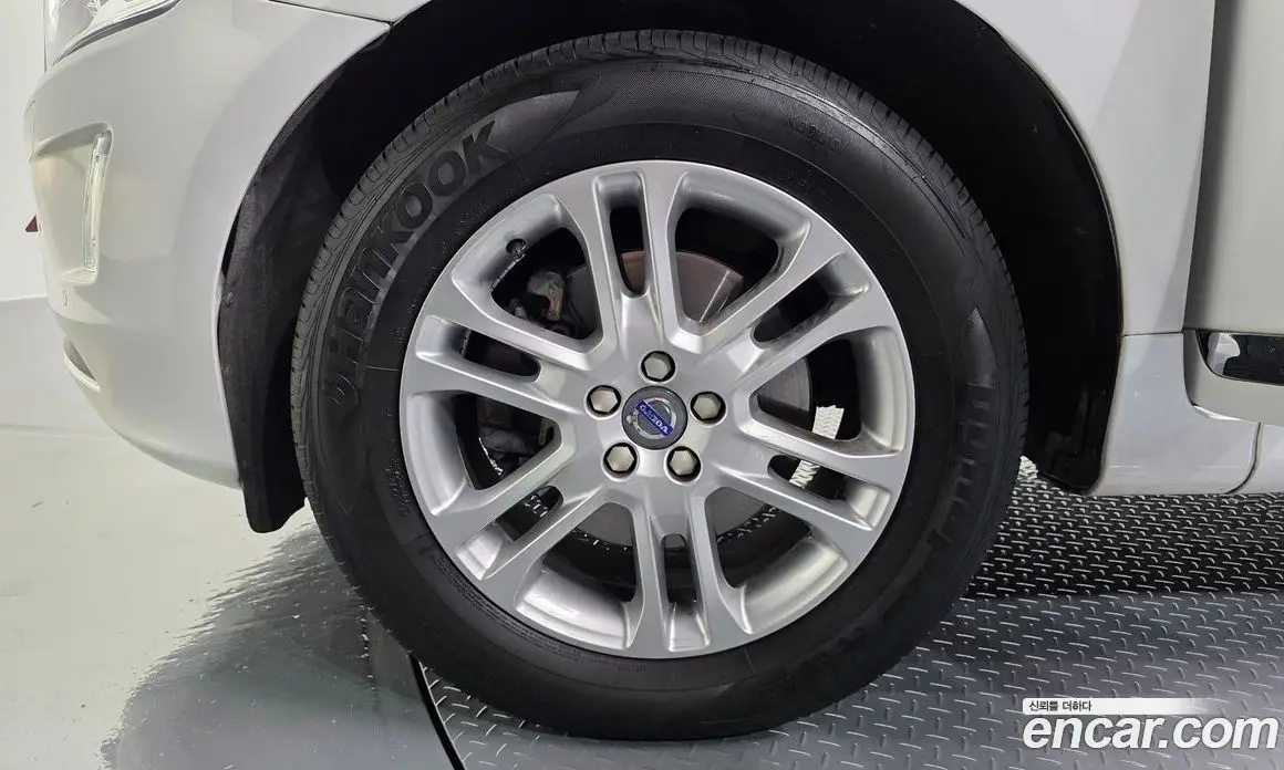 Volvo XC60 2015 2.0 автомат (гидро), фото 5