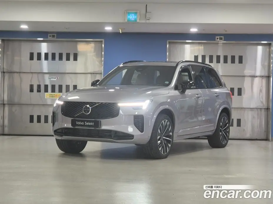 Volvo XC90 2025 2.0 автомат (гидро), фото 1
