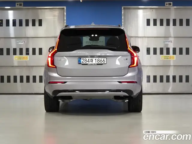 Volvo XC90 2025 2.0 автомат (гидро), миниатюра 3