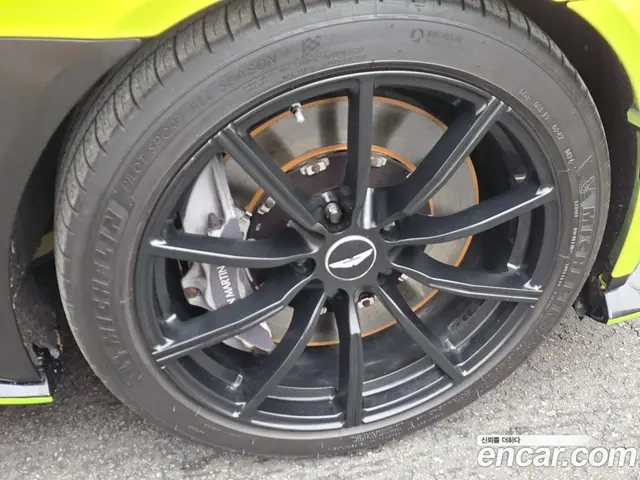 Aston Martin Vantage 2018 4.0 автомат (гидро), миниатюра 7